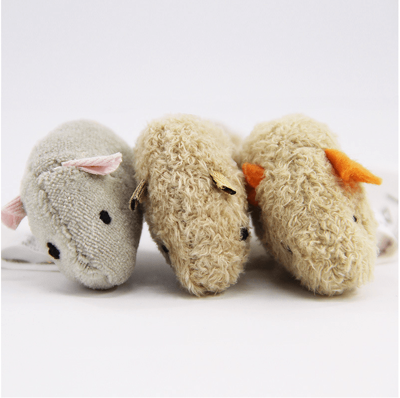 souris en peluche pour chat